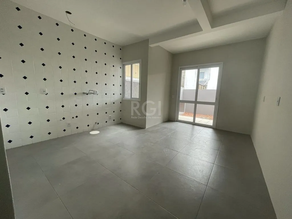 Imagem Casa 3 dormitórios, sendo 1 suites, 2 vagas - Guarujá, Porto Alegre RS