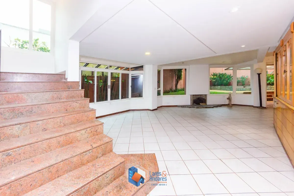 Imagem Casa para venda em Vila Inah com 4 quartos, sendo 3 suítes, 304m²