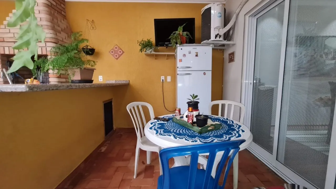 Imagem Sobrado à venda em condomínio Ibiti Royal