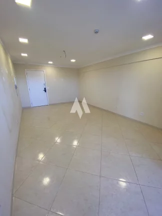 Imagem Sala Comercial pronta para uso em andar alto com vaga de garagem!