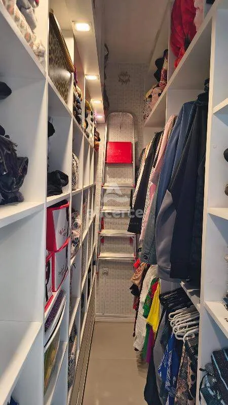 Imagem Sobrado Planejado com Móveis Sob Medida - Conforto, Estilo e Funcionalidade em São José!