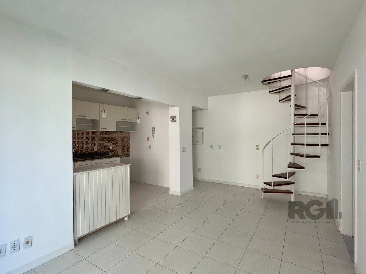 Imagem COBERTURA COM 174M², DE FRENTE, 3 DORMITÓRIOS, EM ÓTIMA LOCALIZAÇÃO NO MENINO DEUS