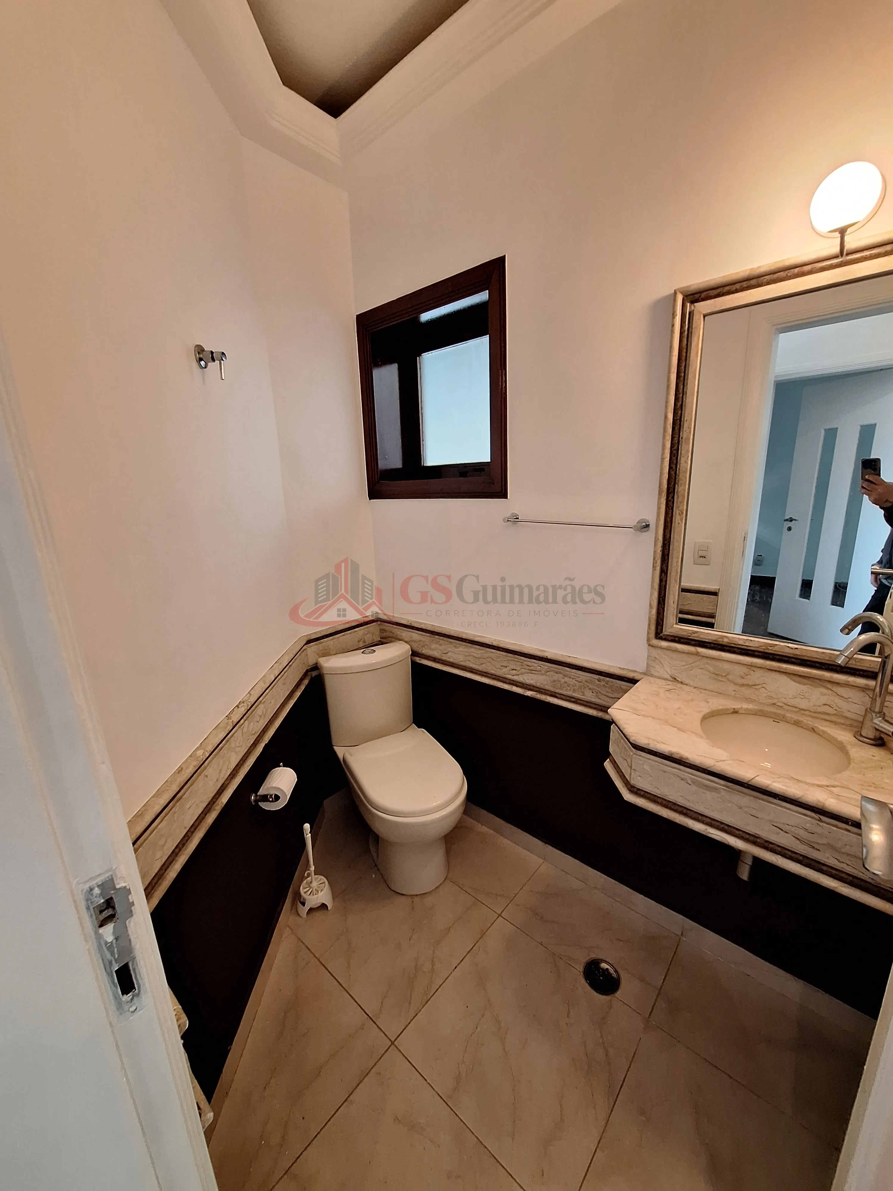 Imagem Casa no Residencial 10 - 421,06 m², 1 dormitório | Alphaville