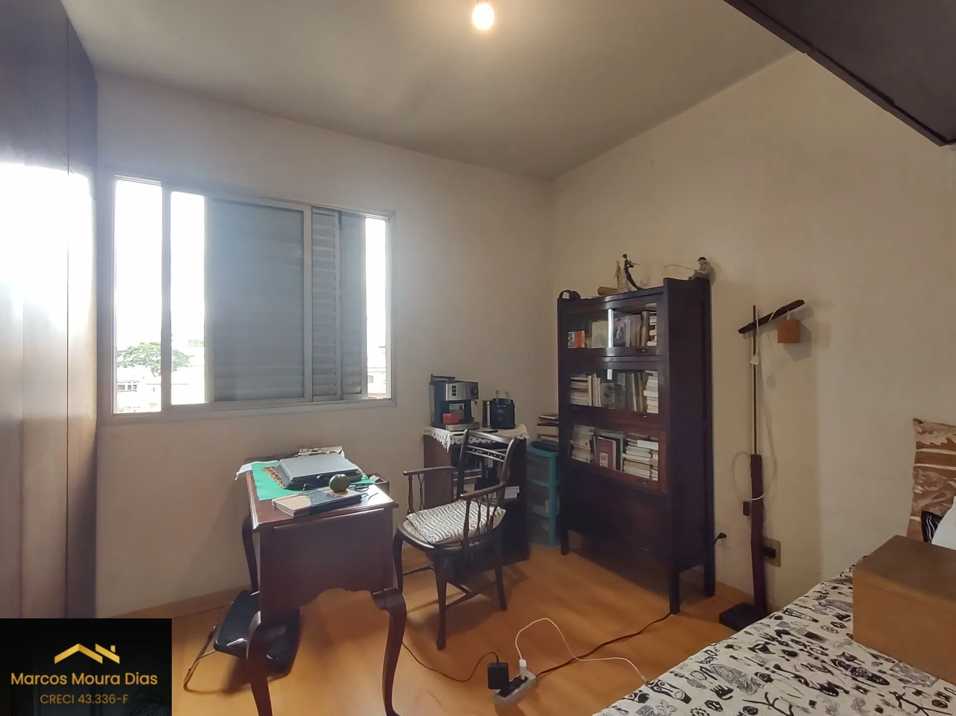Imagem Apartamento Via Gomes ( Butantã), sala com Varanda, 3 Dormitórios, 2 Banheiros, 1 Vaga, Prédio com Lazer, Portaria 24 hs e Gerador