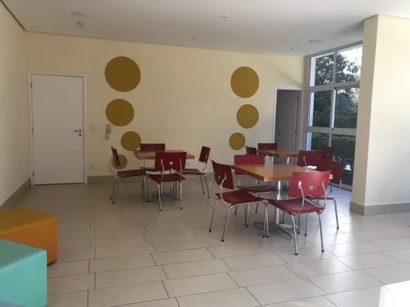 Imagem Vende-se lindo apartamento com varanda, 10° andar com vista panorâmica na região do Morumbi!