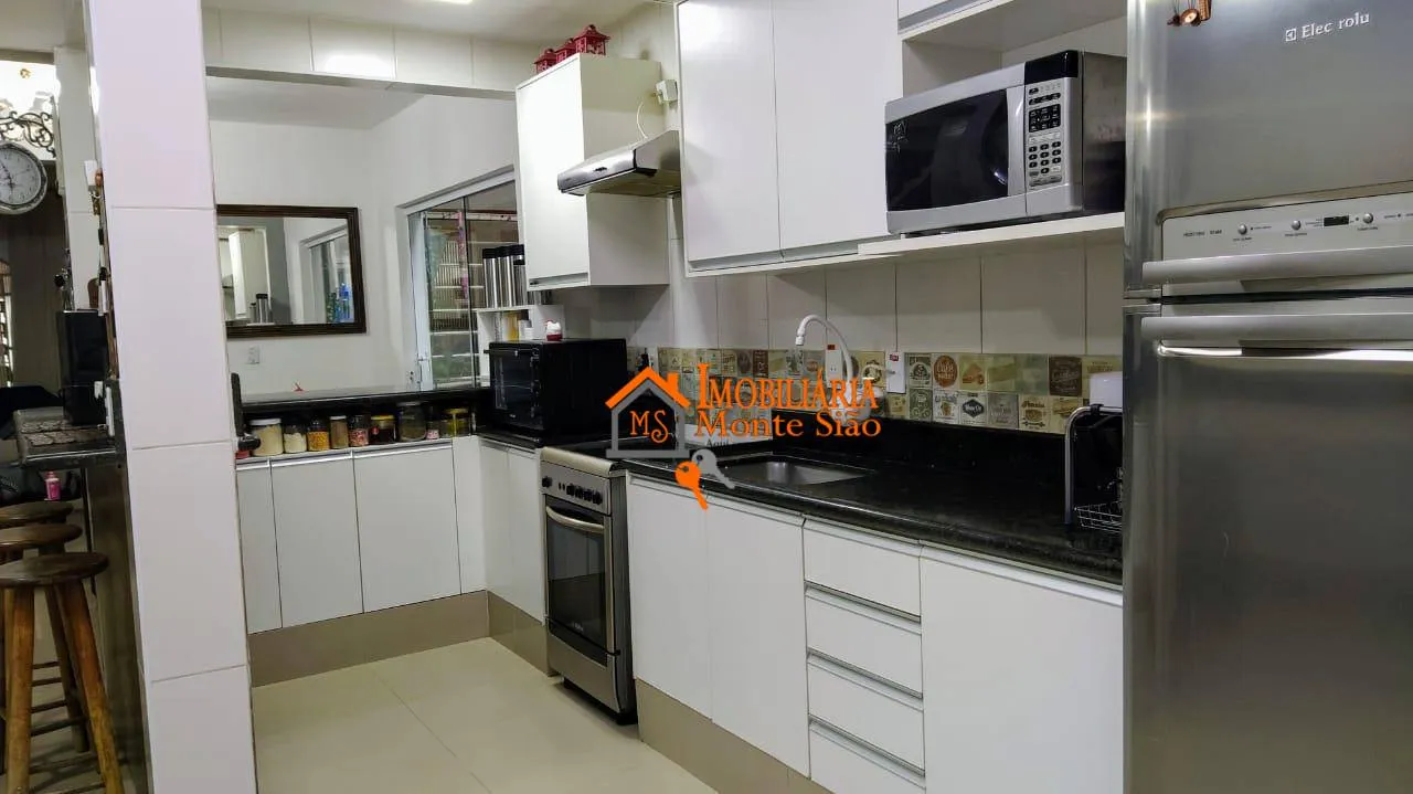 Imagem Sobrado com 3 dormitórios à venda, 247 m² por R$ 650.000,00 - Picanço - Guarulhos/SP