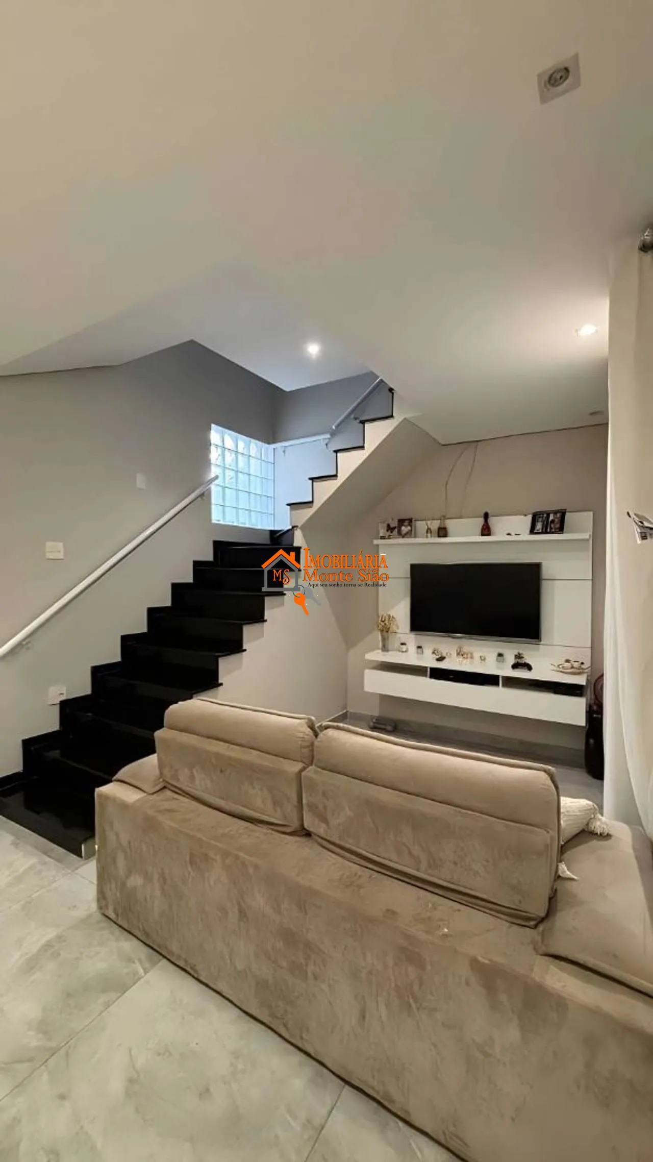 Imagem Sobrado com 3 dormitórios à venda, 250 m² por R$ 740.000,00 - Jardim Presidente Dutra - Guarulhos/SP
