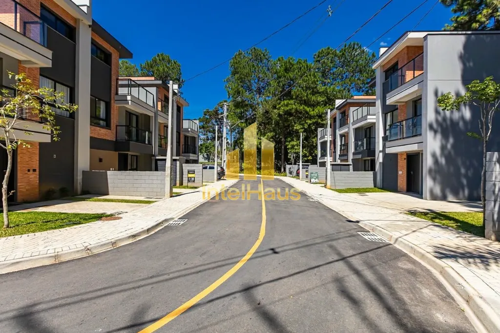 Imagem Viver cercado pela natureza sem abrir mÃ£o da praticidade urbana. Esta casa triplex no OASIS CondomÃ...