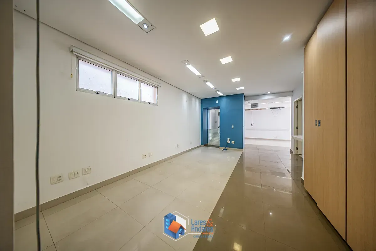 Foto do imóvel Casa comercial para venda em Vila Mariana, 335m² em Rua Doutor Lopes de Almeida