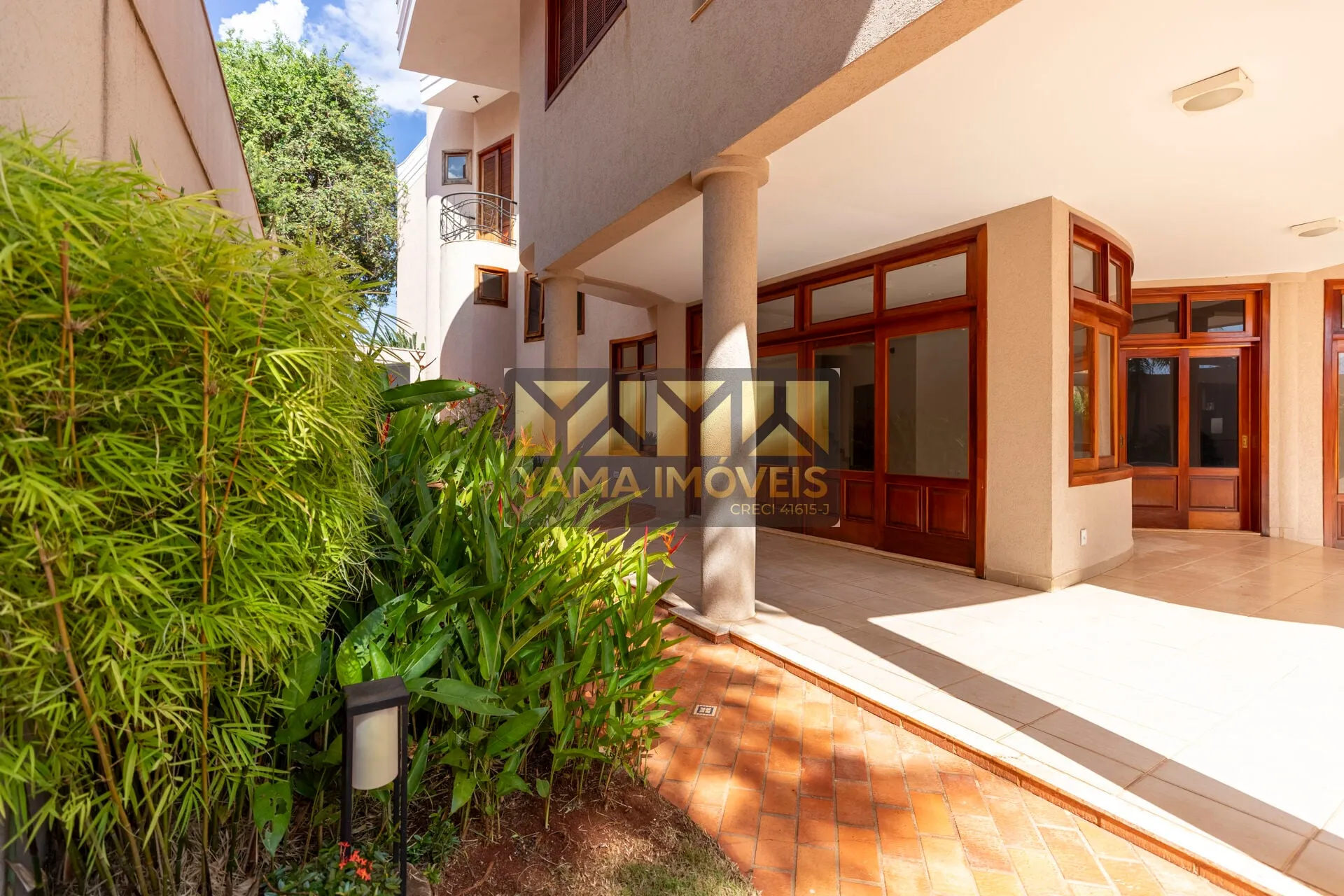 Imagem Condomínio Gênova - Casa Alto Padrão com 4 Suítes e 525 m² no Condomínio Gênova - Ribeirão Preto/SP