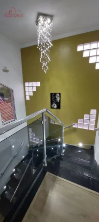 Imagem Belíssima casa a 800m do centro de Embu-Guaçu.