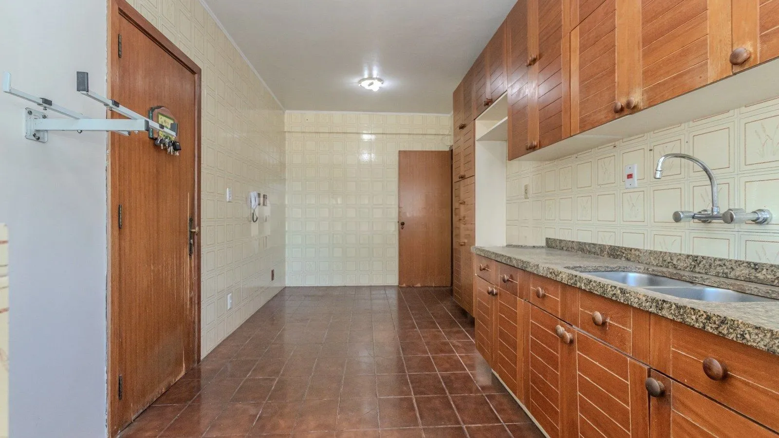 Imagem Apartamento semimobiliado de 140 m² privativos no bairro Mont'Serrat