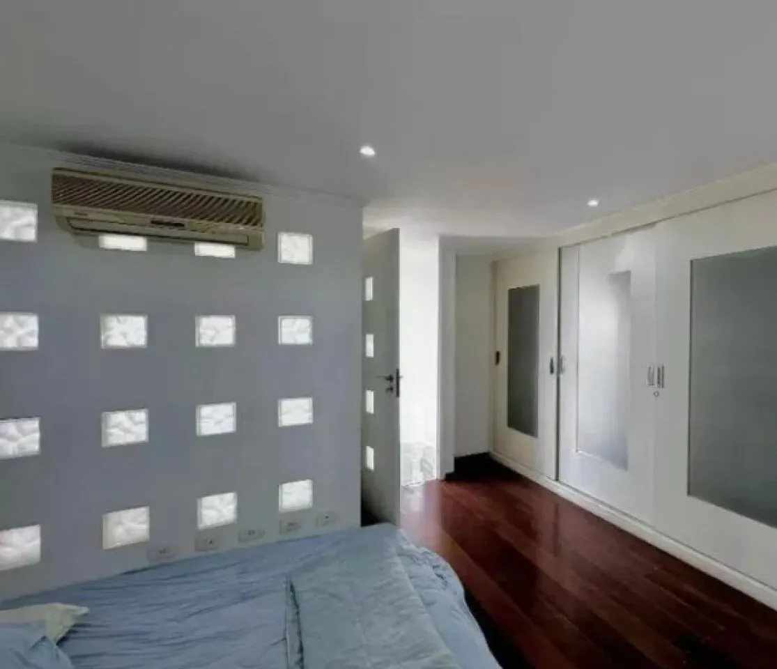 Imagem Cobertura Reformada com Vista Panorâmica, Piscina e 4 Dormitórios no Campo Belo.