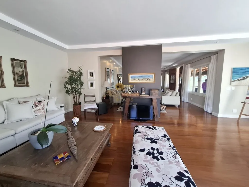 Imagem Casa em Condomínio para Venda em Teresópolis / RJ no bairro Green Valley
