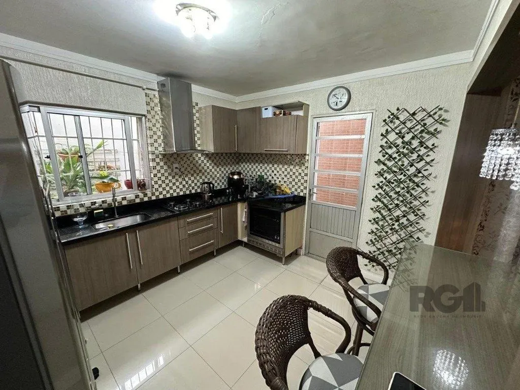 Imagem Casa de 160m² com 4 quarto no Bairro Farrapos