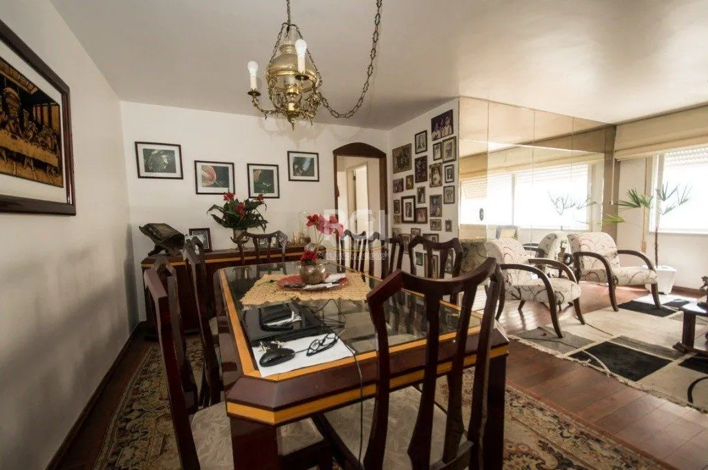 Imagem Cobertura para Venda - 237.88m², 3 dormitórios, sendo 1 suites, 2 vagas - Moinhos de Vento