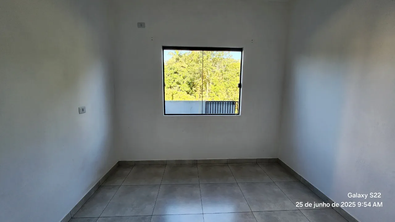 Imagem Casa térrea com 46,86m², 02 dormitórios, banheiro social, sala de estar, copa e cozinha integrada...