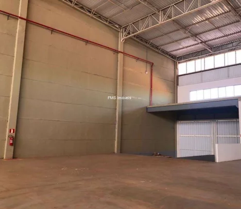 Imagem Galpão com 3000m2 em Hortolândia/SP.
