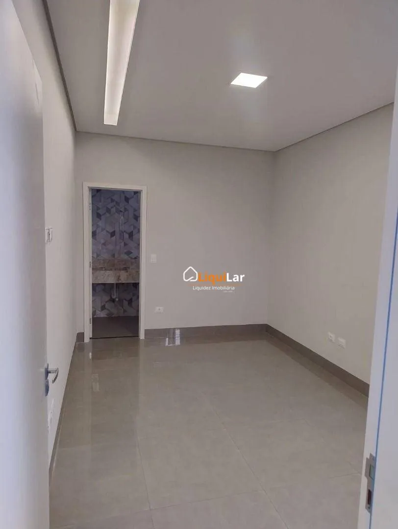 Imagem Casa Térrea à Venda no Rita Vieira com Piscina, Pé-Direito Duplo, Suíte e Área Gourmet