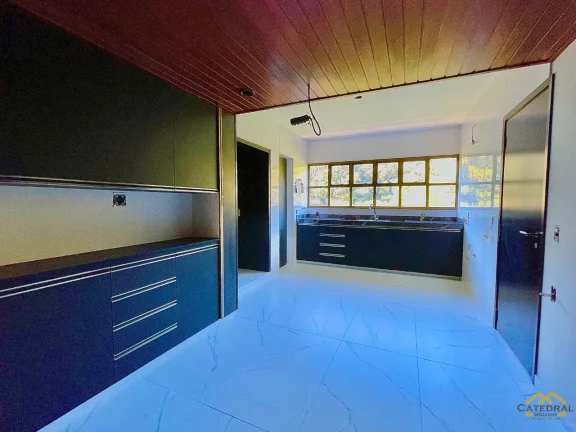 Imagem Apartamento à venda de 214m2 com 4 quartos sendo 2 suítes com 2 vagas em Jundiaí - SP