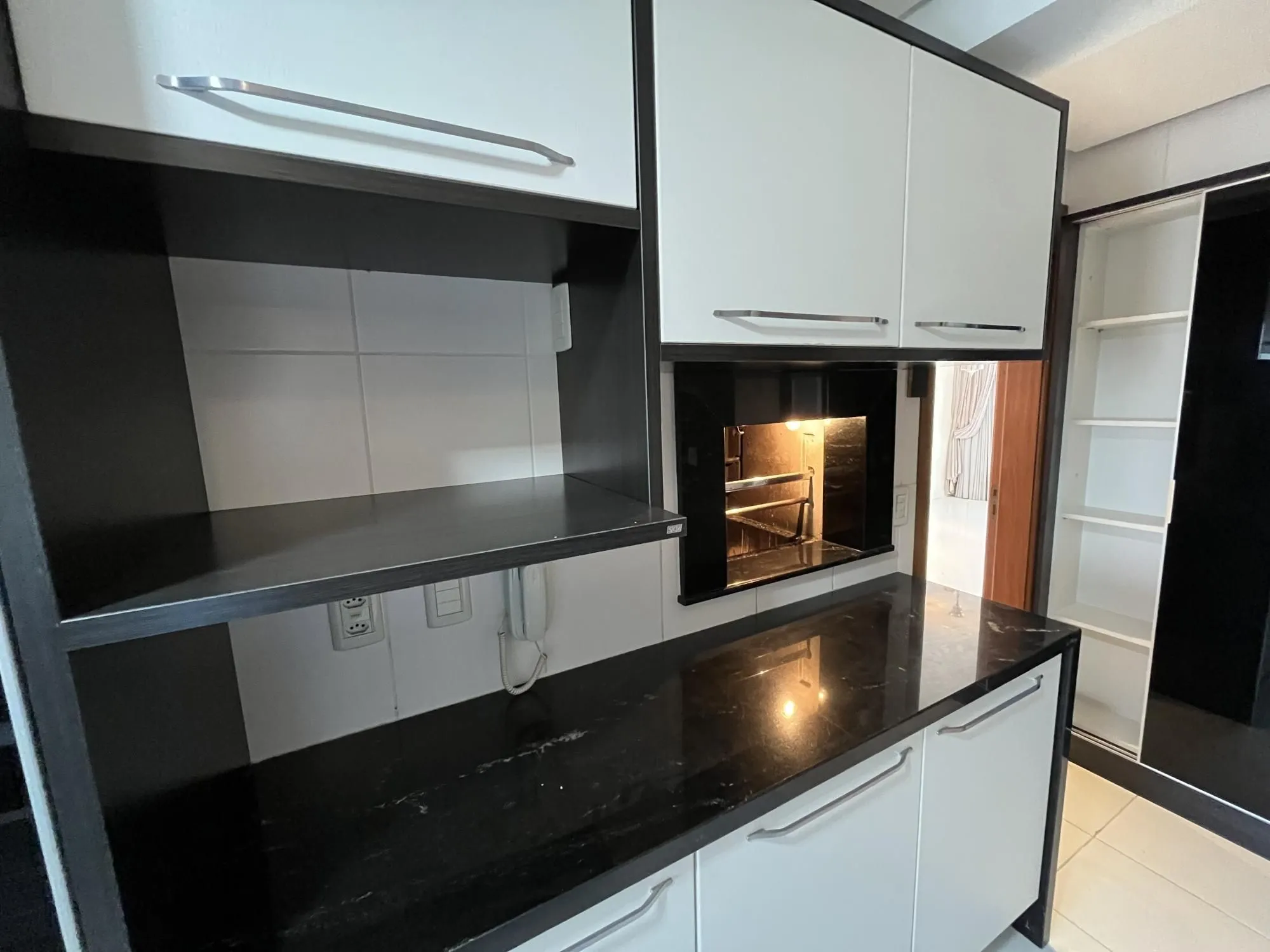 Imagem Apartamento de 3 quartos, suíte e 2 vagas de garagem no bairro Higienópolis POA