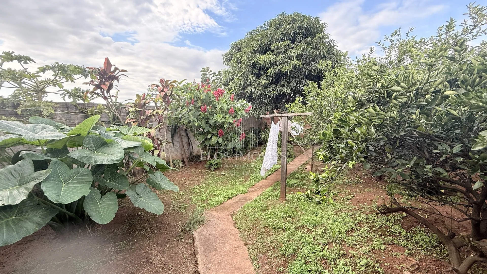Imagem Chácara de 3 quartos, 1000m² no bairro Bairro dos Pires, em Limeira