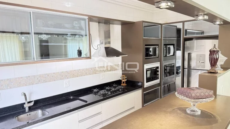 Imagem Casa Térrea Suíte + 2 Dormitórios Com Piscina e Salão de Festas - Fraron