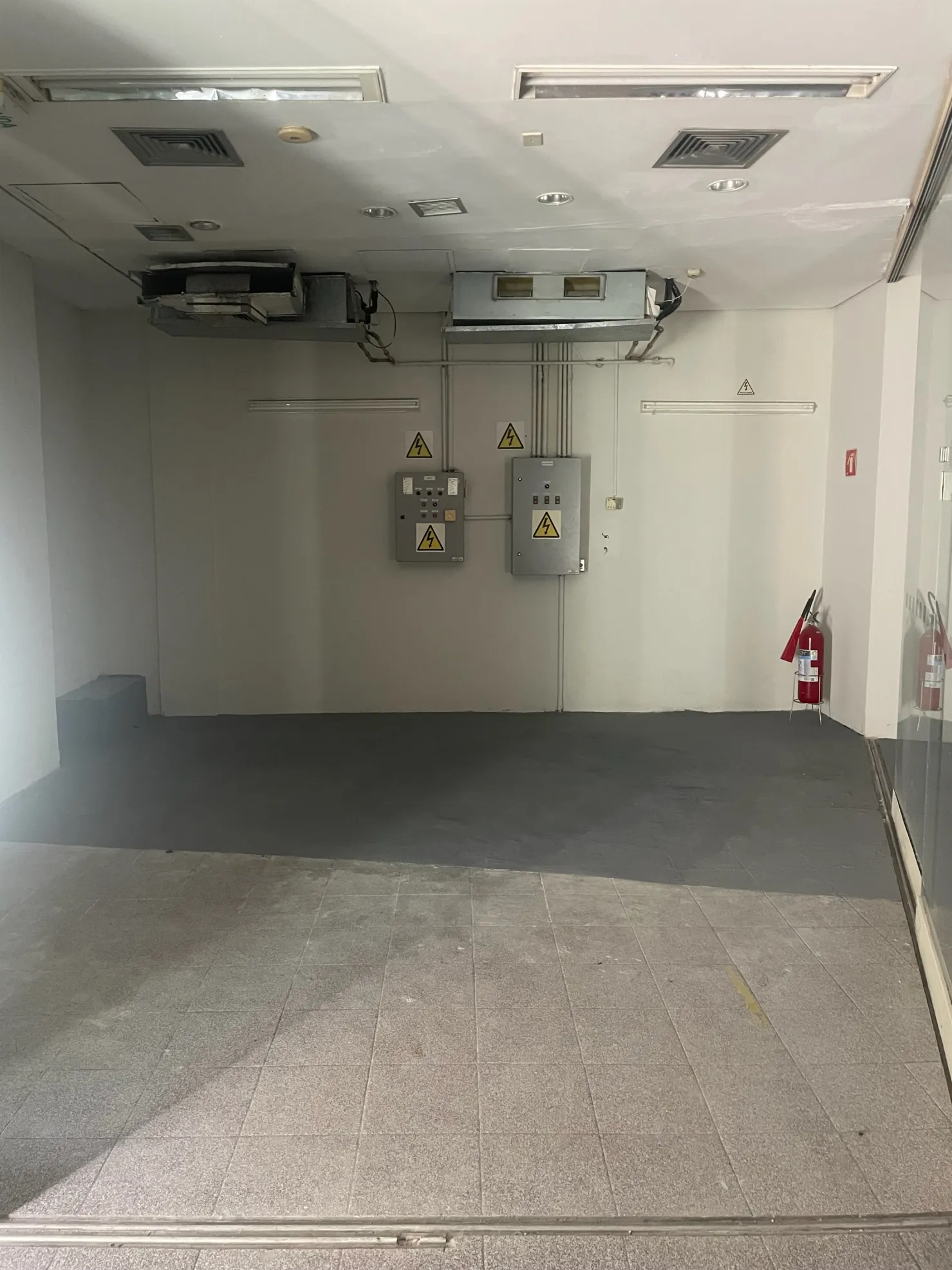 Imagem Comercial para Locação 8 Vagas, 500M², Loteamento João Tamborindeguy Fernandes, Pindamonhangaba - SP