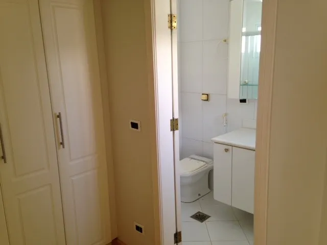 Imagem Luxuosa Casa no Condomínio Alphaville 1 Campinas para Locação - 5 Suítes, Piscina, Sauna e Jacuzzi