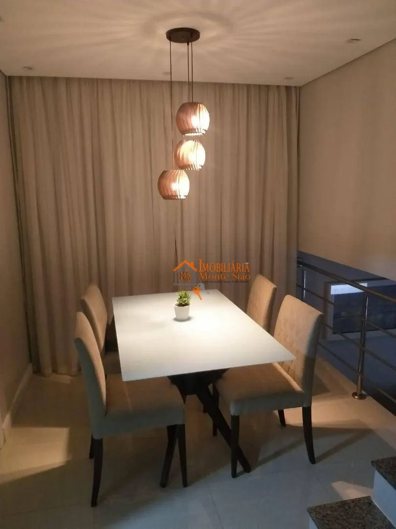 Imagem Casa com 3 dormitórios à venda por R$ 750.000,00 - Vila Rio de Janeiro - Guarulhos/SP