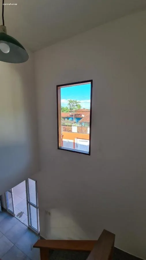 Imagem Sobrado para Venda em São Sebastião, Boiçucanga, 3 dormitórios, 3 suítes, 4 banheiros, 2 vagas