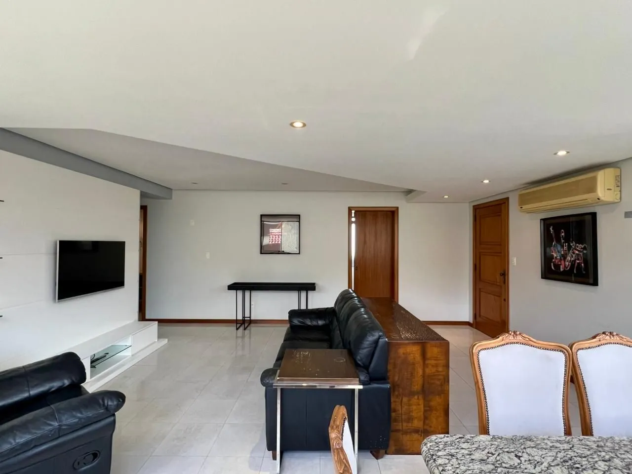 Imagem Apartamento a venda de 105 m2 2 dormitórios sendo 1 suíte e 2 vagas individuais no bairro Petrópolis.