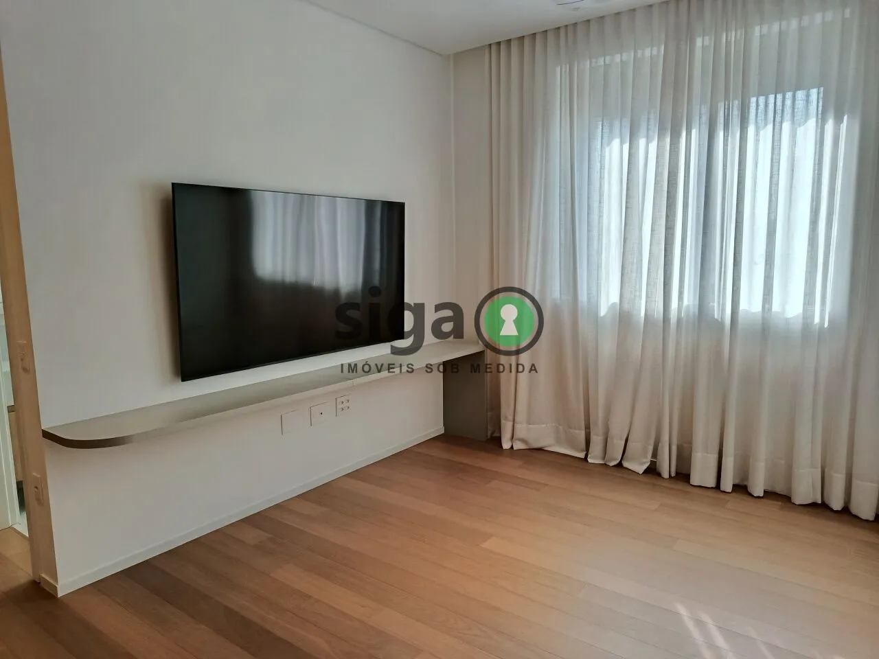 Imagem Apartamento de Alto Padrão à Venda no Itaim Bibi, Rua Macurapé, 43, 135 m², 2 Suítes, 2 Vagas