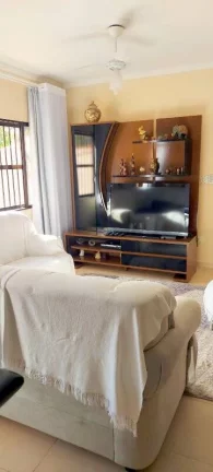 Imagem CASA EM 2 LOTES COM 5 DORMITÓRIOS E PISCINA