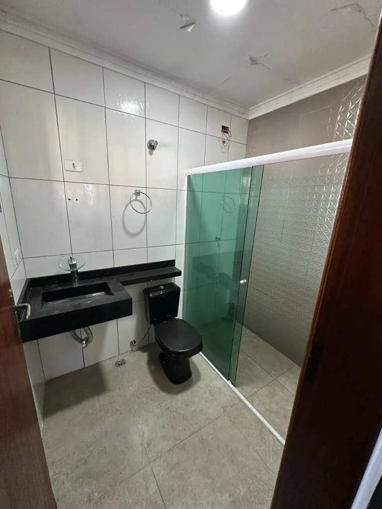 Imagem Sobrado de 3 quartos e 1 suíte na Vila Eldízia, Santo André-SP: 180m², 2 banheiros e 1 vaga de garagem!