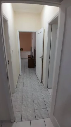 Imagem Sobreposta Alta, com Garagem Fechada, Ponta da Praia