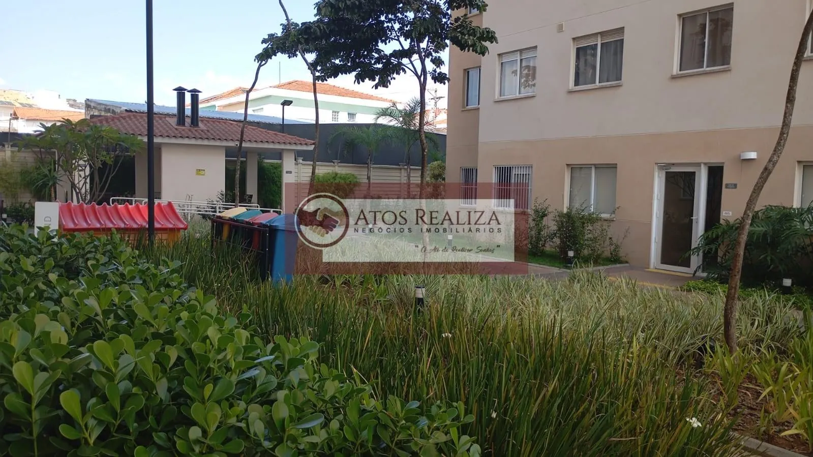 Imagem Alugo Oportunidade no Jd Cidália. Apartamento de 1 Dormitório com Planejados, cozinha planejada, box, lustres, Área Gourmet com 2 Churrasqueiras, Academia, Brinquedoteca. Locação R$: 1.350 e 275 Condomínio.