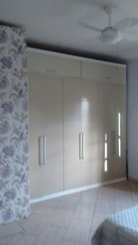Imagem Casa para Venda - 200m², 3 dormitórios, 2 vagas - Centro