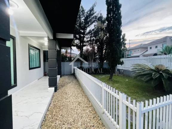 Imagem Sobrado Averbado no Iririú com 347m²