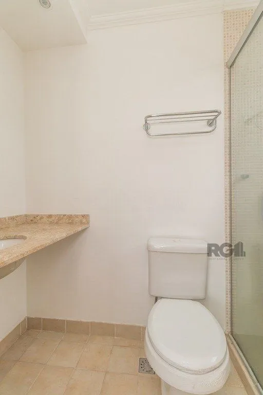 Imagem Apartamento 95m² - semi mobiliado, 3 dormitórios, 1 suíte e 2 vagas no bairro Passo da Areia