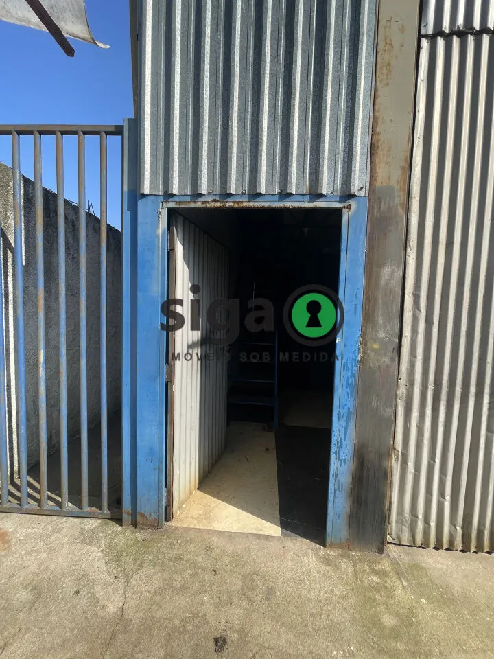 Imagem Galpão Industrial à Venda - 450 m² de Área Construída - ZC - Zona Comercial - ZEUP