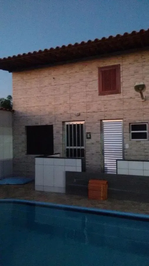 Imagem Casa em Condomínio para Venda em São Pedro da Aldeia / RJ no bairro Rua do Fogo