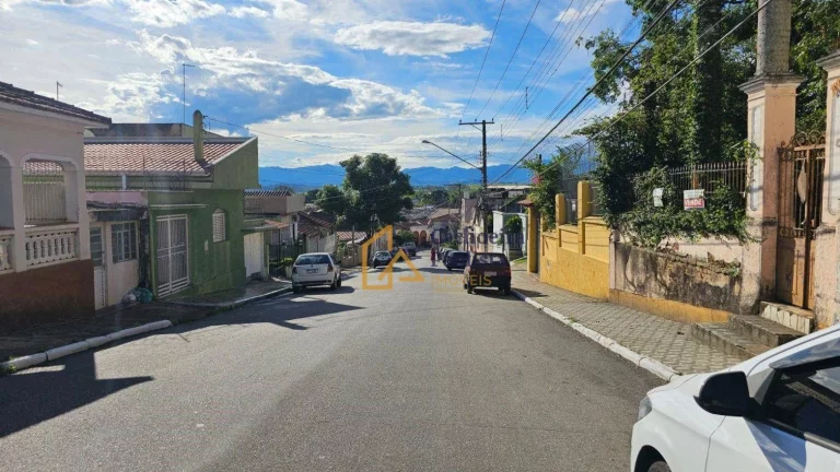 Imagem Casa com 3 dormitórios à venda - Centro - Cachoeira Paulista/SP