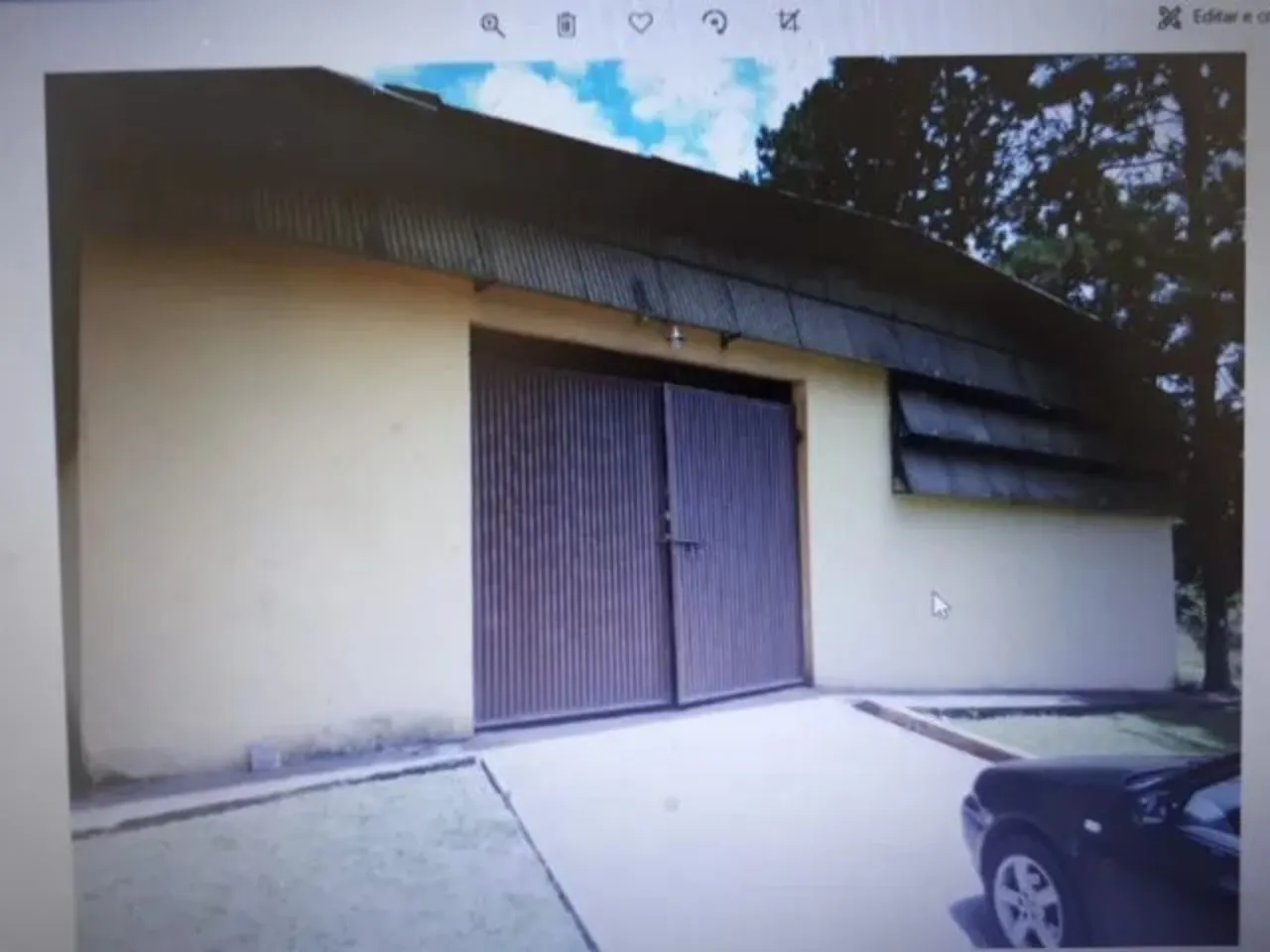 Imagem Oportunidade única: Galpão comercial à venda em Boituva-SP, com 1 sala, 1 banheiro, 1 vaga de garagem e 550m² de área.