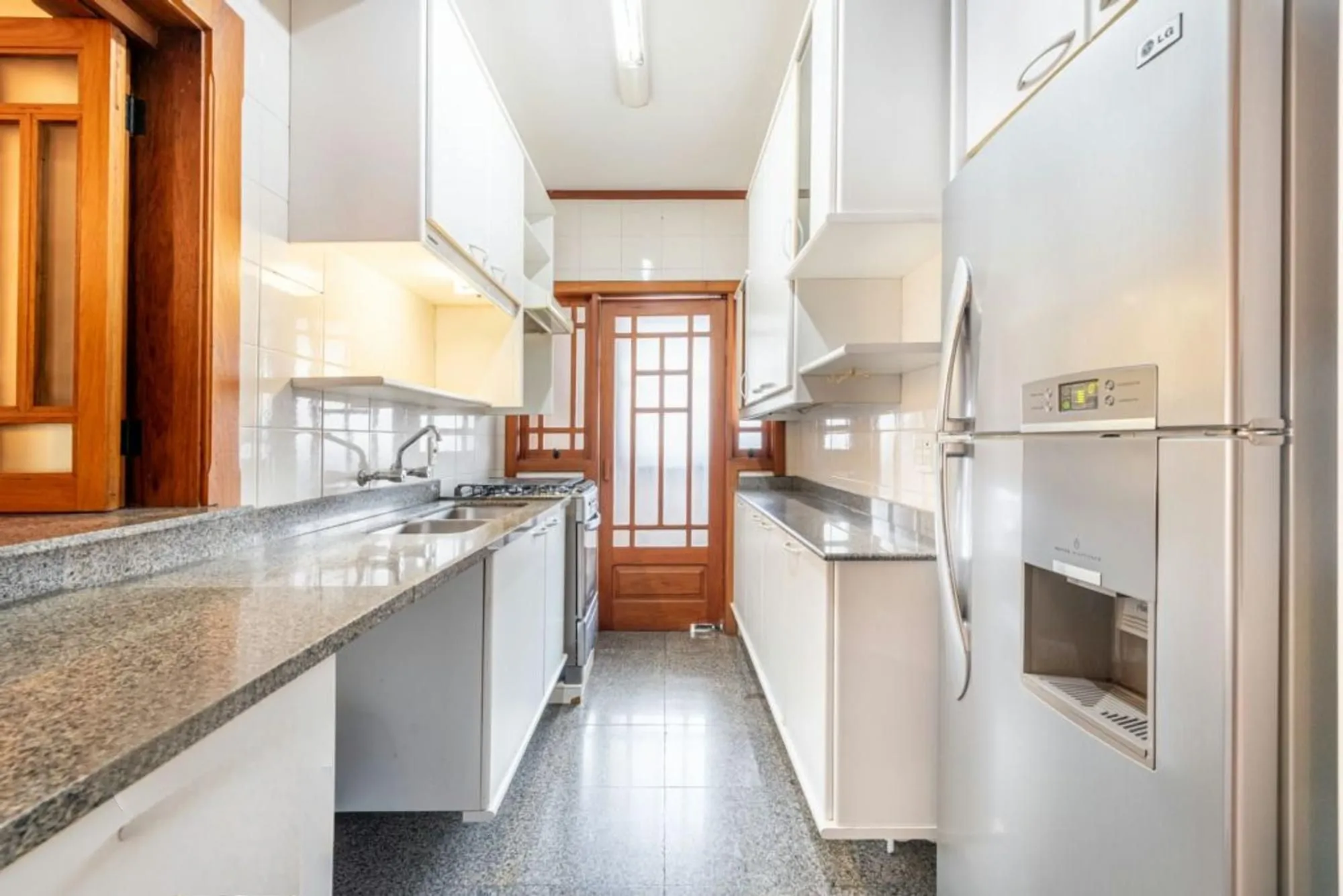 Imagem Apartamento à venda em Petrópolis com 153 m², 2 quartos, 1 suíte, 2 vagas