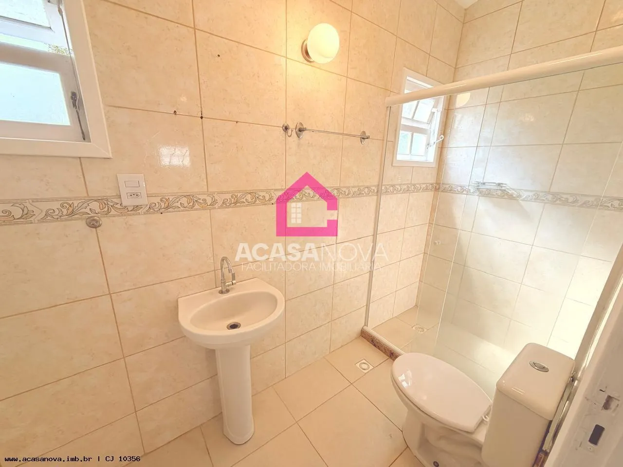 Imagem Casa para Venda em Maricá, Araçatiba, 4 dormitórios, 1 suíte, 2 banheiros, 2 vagas