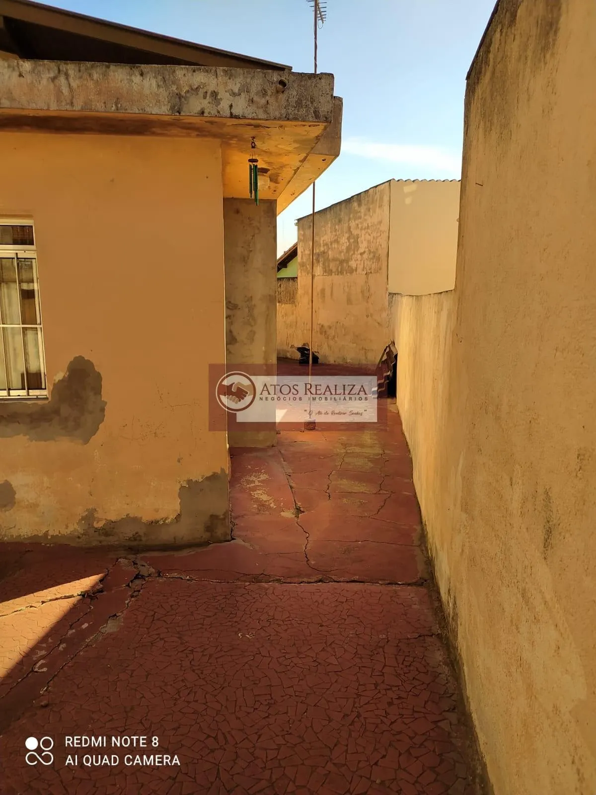 Imagem Exclusivo: Oportunidade Rara a venda no centro da Cidade Dutra. Vendo casa térreo no coração da cidade Dutra, São 320m² de tereno, 170m² de construção, necessita reforma, imóvel para investir, São 4 Dormitórios, 2 salas, 2 banheiros, despensa, quintal amp