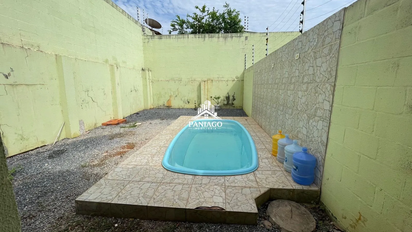 Imagem Casa com 2 Quartos e Piscina à Venda | 200 m²