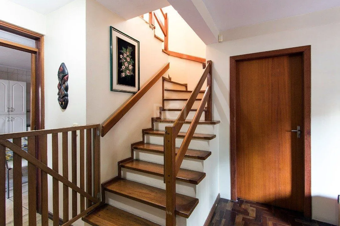 Imagem Casa para Venda - 229.18m², 4 dormitórios, sendo 4 suites, 5 vagas - Cavalhada
