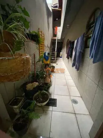 Imagem Sobrado com 3 dormitórios à venda, 380 m² por R$ 638.000,00 - Vila Rio de Janeiro - Guarulhos/SP